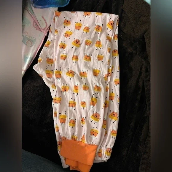 WOMENS Mommy And Me Halloween Candycorn Matching Cotton Pajamas - Cameo XS - Picture 3 of 6
